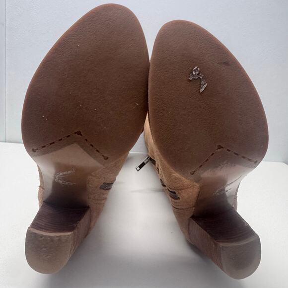 UGG Ava Tan Suede Women's Tall Boot size 8 Preppy Minimalist Basic Classy Casual - Picture 6 of 9